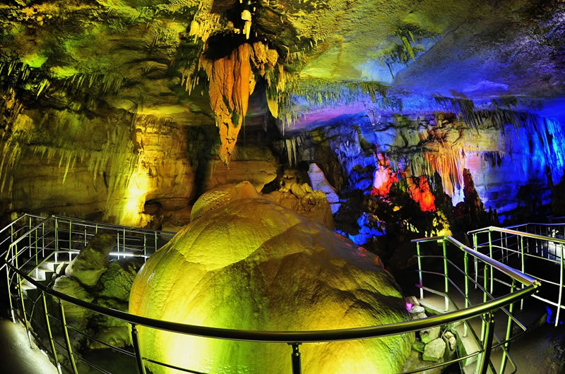 Sataplia cave